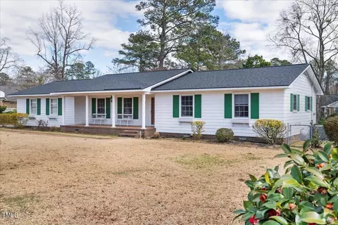 6325 Niblick Rd, Grifton, NC 28530