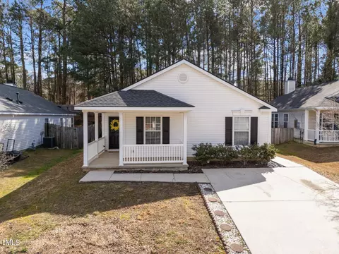 312 Homestead Park Dr, Apex, NC 27502