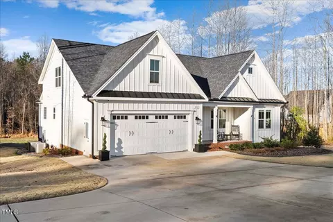 955 Lynch Rd, Selma, NC 27576