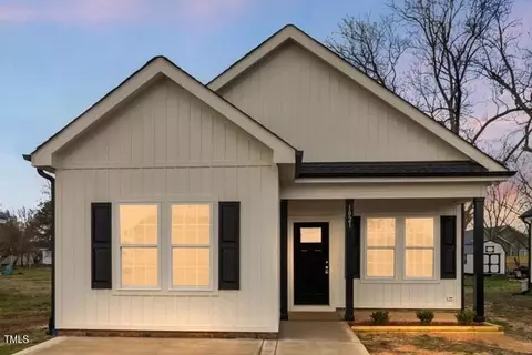 1021 Edgerton St, Dunn, NC 28334 photo 2
