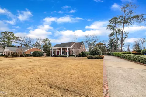 811 S First St, Smithfield, NC 27577 photo 3
