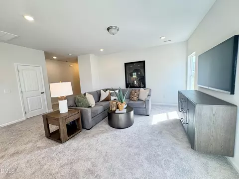 Living - 192 Bruce Dr, Dunn, NC 28334 photo 2 of 4