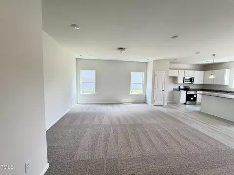 Living - 192 Bruce Dr, Dunn, NC 28334 photo 3 of 4
