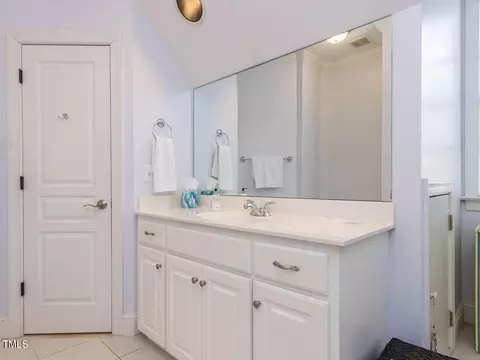 Bath - 3359 Hampton Rd, Raleigh, NC 27607 photo 4 of 4