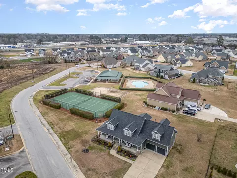 1611 Bluffside Dr #205, Fayetteville, NC 28312
