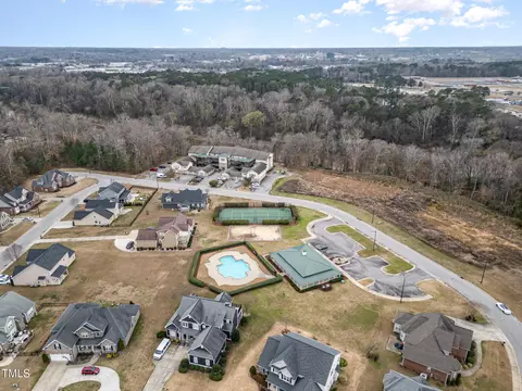 1611 Bluffside Dr #205, Fayetteville, NC 28312