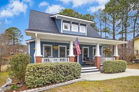 Exterior - 332 Pine Nut Ln, Apex, NC 27502 photo 2 of 8