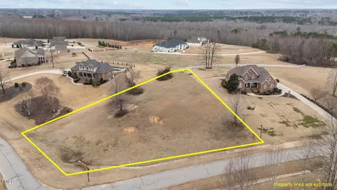 724 Cambridge Dr, Rocky Mount, NC 27804