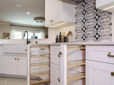 Kitchen - 127 Gadwall Ln, Durham, NC 27703 photo 6 of 8