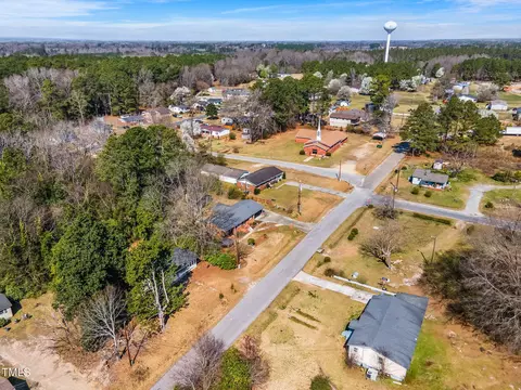 608 N 15th St, Erwin, NC 28339