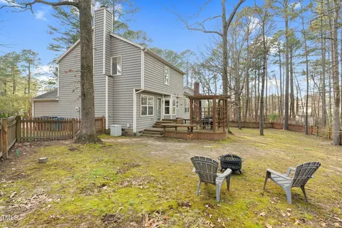 Exterior - 7 Indian Head Ct, Durham, NC 27703 photo 3 of 4