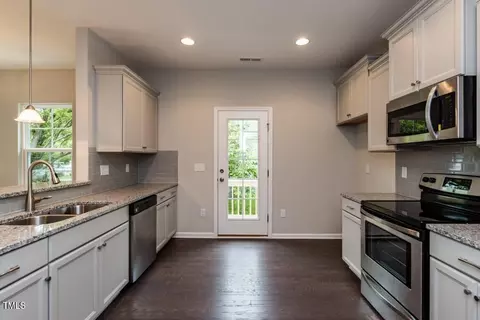 1007 Drew St, Durham, NC 27701 photo 10