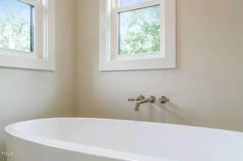 Bath - 109 W Markham Ave, Durham, NC 27701 photo 4 of 12