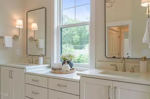 Bath - 109 W Markham Ave, Durham, NC 27701 photo 11 of 12