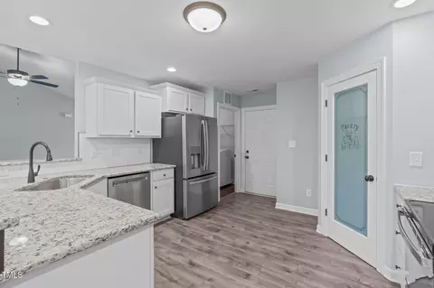 Kitchen - 127 Landfall Ln, Smithfield, NC 27577 photo 1 of 2