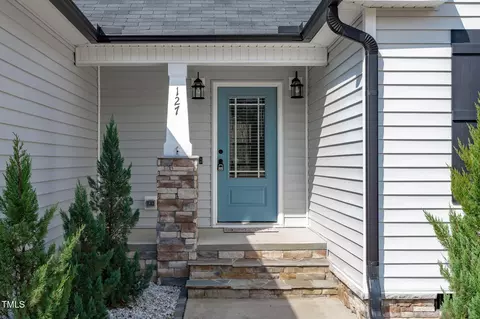 Entry Way - 127 Landfall Ln, Smithfield, NC 27577 photo 1 of 5