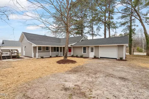 6215 Pine St, Bailey, NC 27807