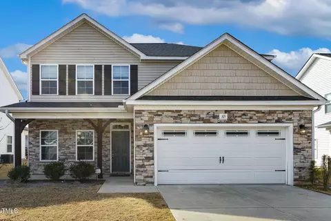 105 Hanover Ct, Clayton, NC 27527