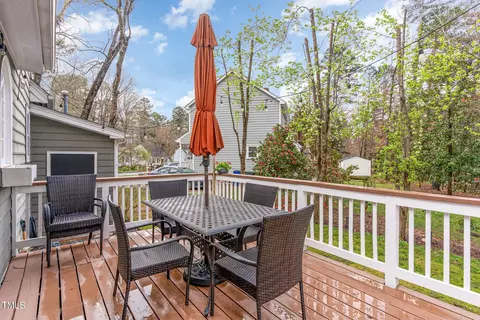 Exterior - 7017 Sandringham Ct, Raleigh, NC 27613 photo 4 of 9