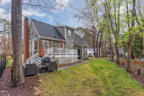 Exterior - 7017 Sandringham Ct, Raleigh, NC 27613 photo 8 of 9