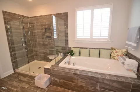 Bath - 311 Silverhawk Ln, Durham, NC 27703 photo 5 of 7