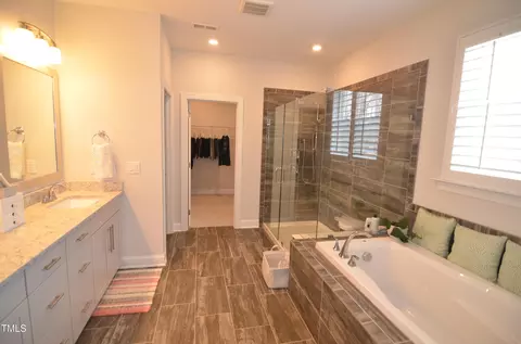 Bath - 311 Silverhawk Ln, Durham, NC 27703 photo 4 of 7