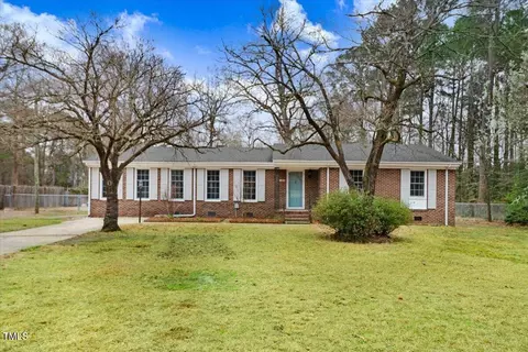 102 Southern Pine Rd, Goldsboro, NC 27534