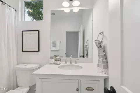 Bath - 802 Pleasant Dr, Durham, NC 27703 photo 4 of 5