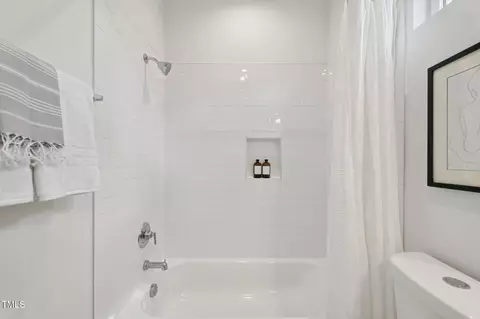 Bath - 802 Pleasant Dr, Durham, NC 27703 photo 5 of 5