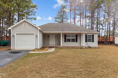 155 Pecan Grove Dr, Aberdeen, NC 28315