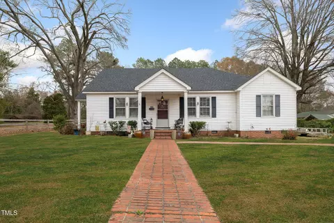 522 Eaton Ave, Warrenton, NC 27589