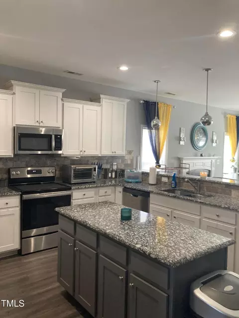 Kitchen - 433 Falling Brook Dr, Kenly, NC 27542 photo 1 of 4