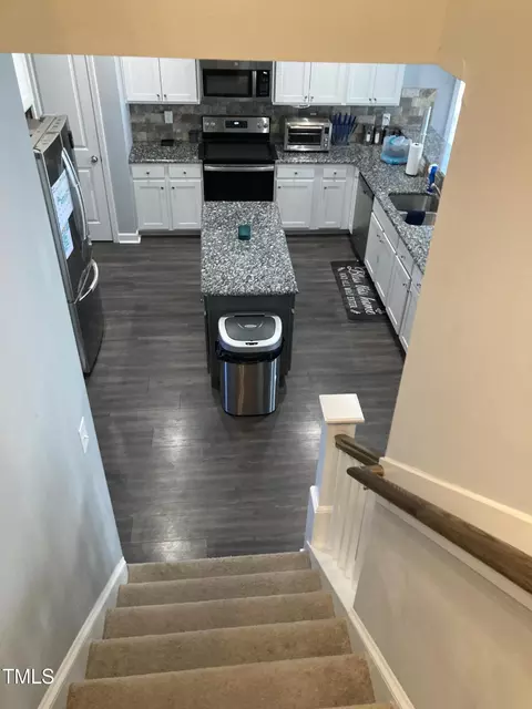 Kitchen - 433 Falling Brook Dr, Kenly, NC 27542 photo 3 of 4