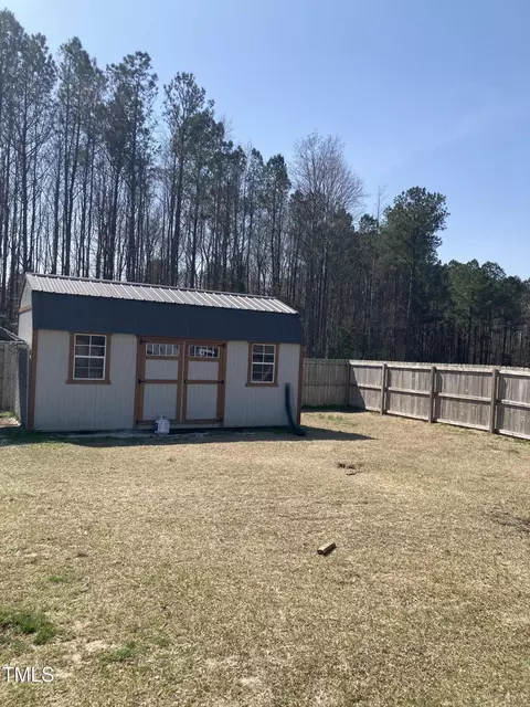 Exterior - 433 Falling Brook Dr, Kenly, NC 27542 photo 3 of 3