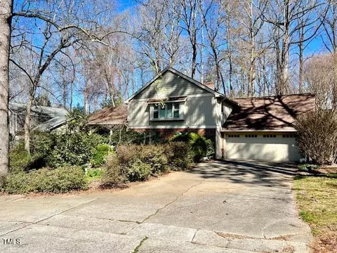106 Queensferry Rd, Cary, NC 27511