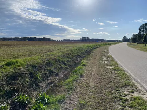 1 Tart Rd, Dunn, NC 28334 photo 8