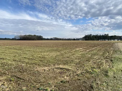 1 Tart Rd, Dunn, NC 28334 photo 2