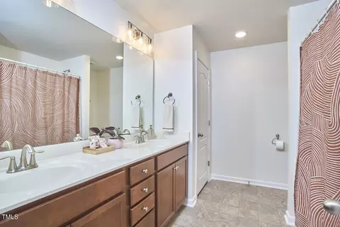 Bath - 1340 Catch Fly Ln, Durham, NC 27713 photo 6 of 6