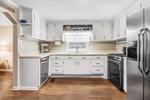 2246 Arrowhead Rd, Dunn, NC 28334 photo 8