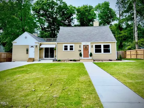 518 W Chisholm St, Sanford, NC 27330
