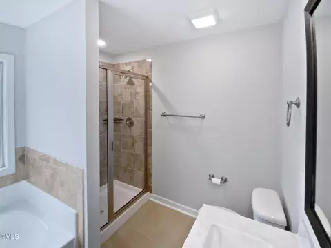 Bath - 69 Azul Dr, Clayton, NC 27520 photo 1 of 3