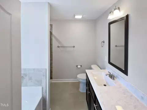 Bath - 69 Azul Dr, Clayton, NC 27520 photo 2 of 3