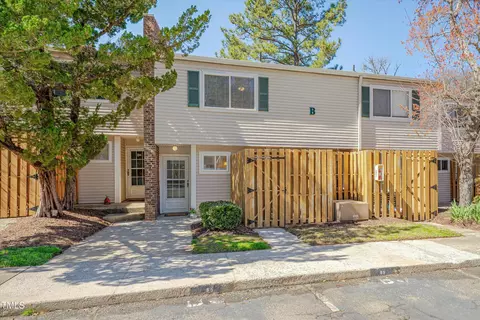 220 Elizabeth St #B5, Chapel Hill, NC 27514