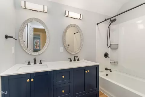 Bath - 5000 Celbridge Pl, Raleigh, NC 27613 photo 5 of 7