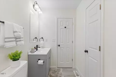 Bath - 409 Avery St, Garner, NC 27529 photo 3 of 6