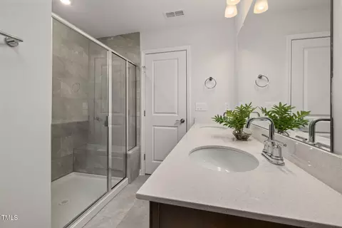 Bath - 4008 Kidd Pl, Durham, NC 27703 photo 2 of 2