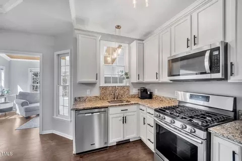 Kitchen - 308 Burnt Pine Ct, Apex, NC 27502 photo 2 of 2