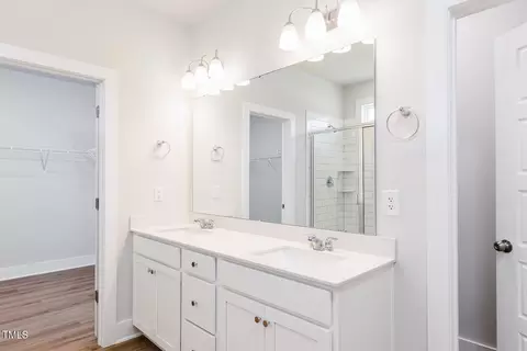Bath - 207 Golfview Ave, Benson, NC 27504 photo 1 of 4