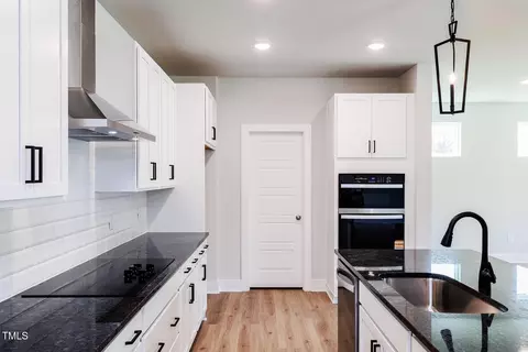 207 Golfview Ave, Benson, NC 27504