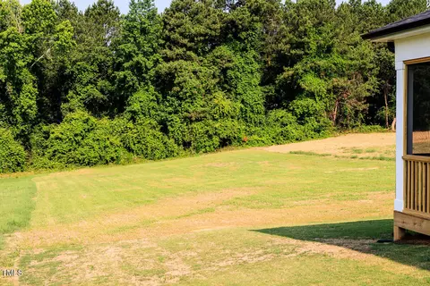 Exterior - 207 Golfview Ave, Benson, NC 27504 photo 3 of 4